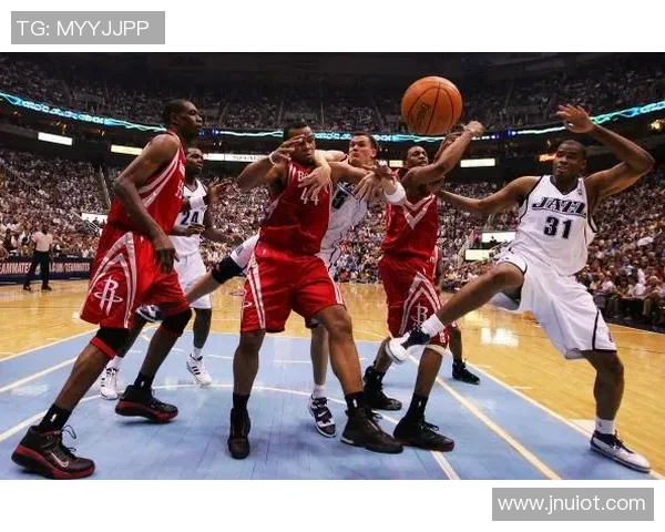 网篮与爵士历史交锋回顾及战绩分析探讨